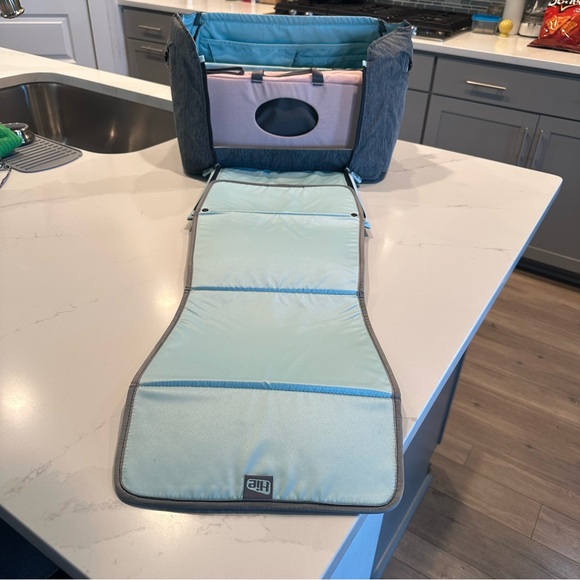 Hie Grovia v. 1 Diaper Bag in Gray/Blue + Pink Changing Pad/Case for Wipes - Picture 7 of 16